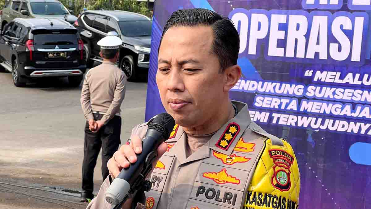 Kabid Humas Polda Metro Jaya, Kombes Pol Ade Ary Syam Indradi, menyampaikan tentang mutasi Kompol Mohamad Iskandarsyah sebagai Kepala Subdirektorat 5 Ditreskrimum Polda Metro Jaya