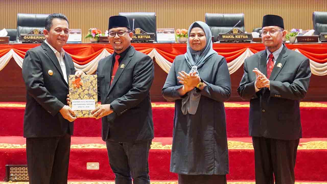 Paripurna DPRD Kepri Bahas Nota Keuangan APBD 2026
