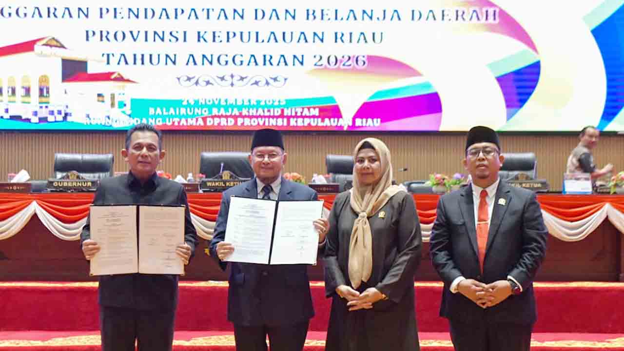 Paripurna DPRD Kepri Sahkan Dokumen KUA-PPAS Tahun Anggaran 2026