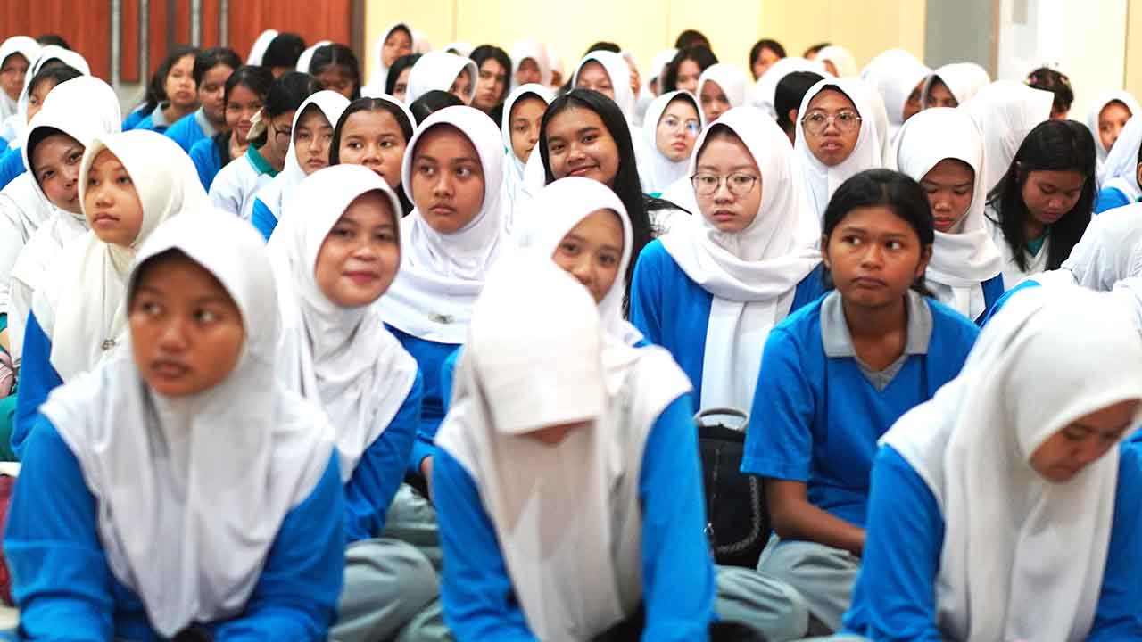 Ratusan Siswa SMAN 1 Batam Antusias Ikuti Central Creator Camp Batch #5