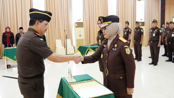 Selamat! Dilantik Kajati, Diah Yuliastuti Resmi Jabat Wakajati Kepri yang Baru Gantikan Irene Putrie