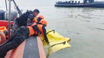 Dua Hari Pencarian, Tim SAR Temukan Korban Speed Boat Tenggelam di Karimun